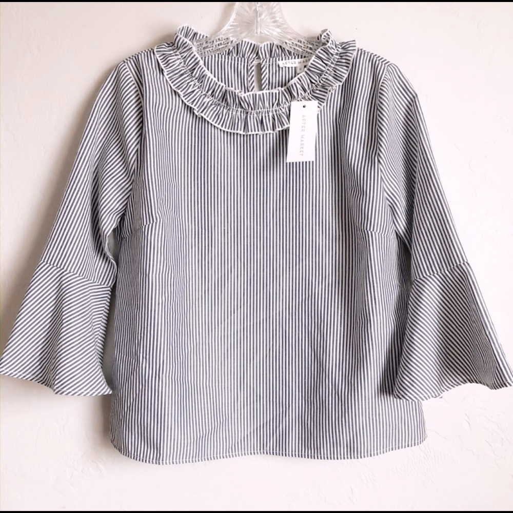 After Market Pinstripe Ruffle Collar Top | S | blue & white